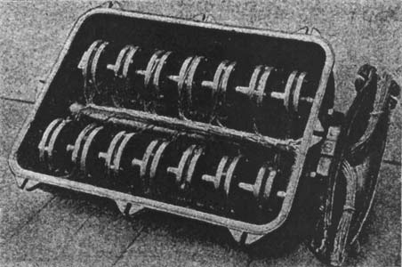 FIG. 1. PUPIN TELEPHONE LOAD COILS.  UNDERGROUND CABLE ARRANGEMENT.