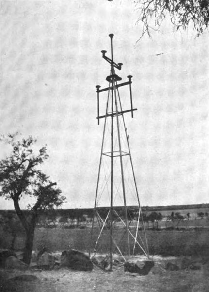 PHOTOGRAPH NO. 58. METHOD OF JOINING THE IRAPUATO BRANCH LINE TO THE MAIN TRANSMISSION LINE