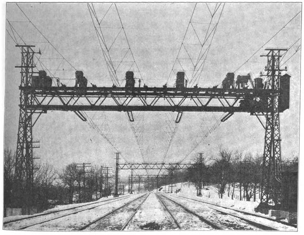 FIG. 1.  ONE OFTHE INTERMEDIATE BRIDGES ON THE NEW HAVEN ROAD, SHOWING SEMAPHORE SIGNALS