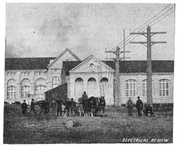 FIG. 5.  BUFFALO-NIAGARA FALLS LINE  WHERE LINE ENTERS POWER HOUSE, NIAGARA FALLS, N. Y.