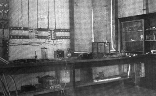 THE EARLY LABORATORY FOR STUDENTS