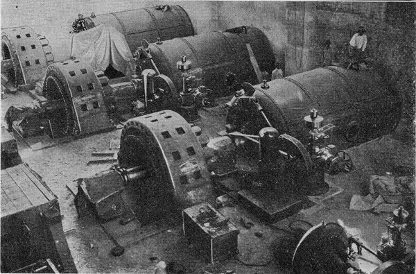 FIG. 5 -- INTERIOR OF GENERATING STATION AT ALBERTO TORRES.