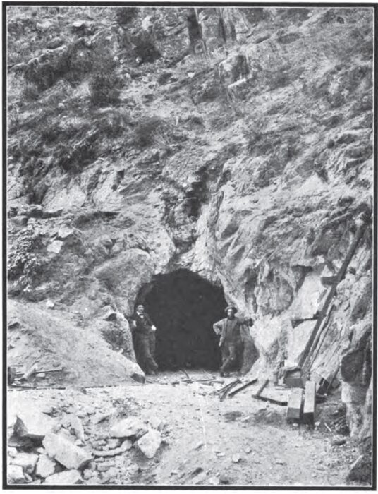 A TUNNEL IN THE KERN RIVER POWER DEVELOPMENT