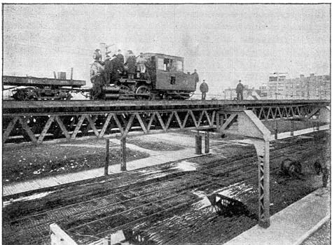 FIG. 10.  METHOD OF HAULING UP FEEDERS BY MEANS OF A STEAM LOCOMOTIVE, SOUTH SIDE ELEVATED RAILROAD, CHICAGO.