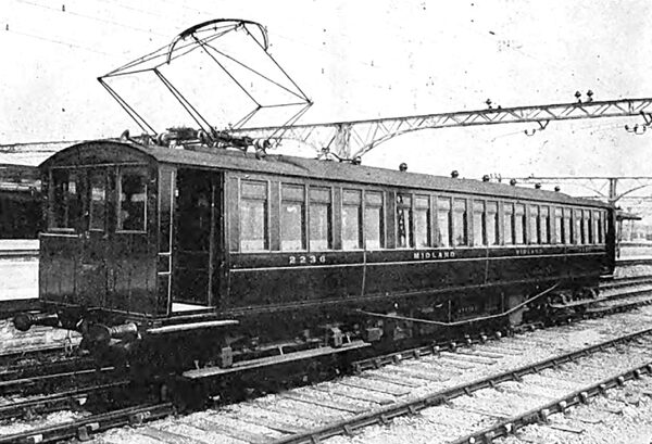 Westinghouse Car, Showing Pantagraph Bow. MOTOR CARS IN USE ON FIRST SINGLE - PHASE RAILWAY IN ENGLAND.