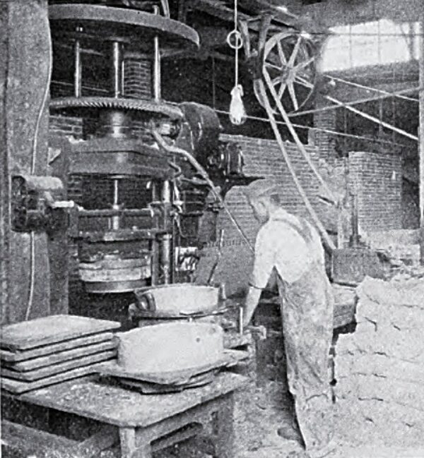 The Automatic Sagger Press Is Used in a Separate Department.